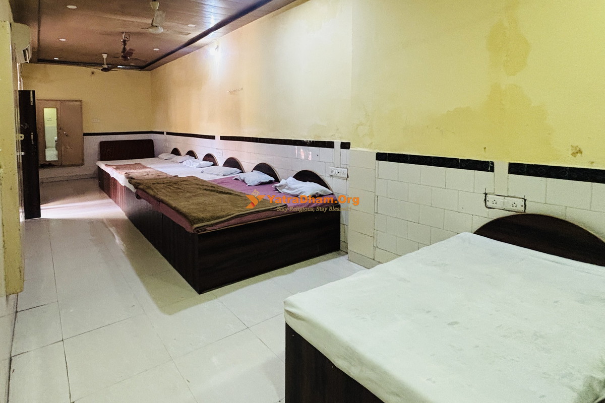 Shree Tilakdwar Aggarwal Dharmshala Holi Gate Mathura 7 Bed Room View