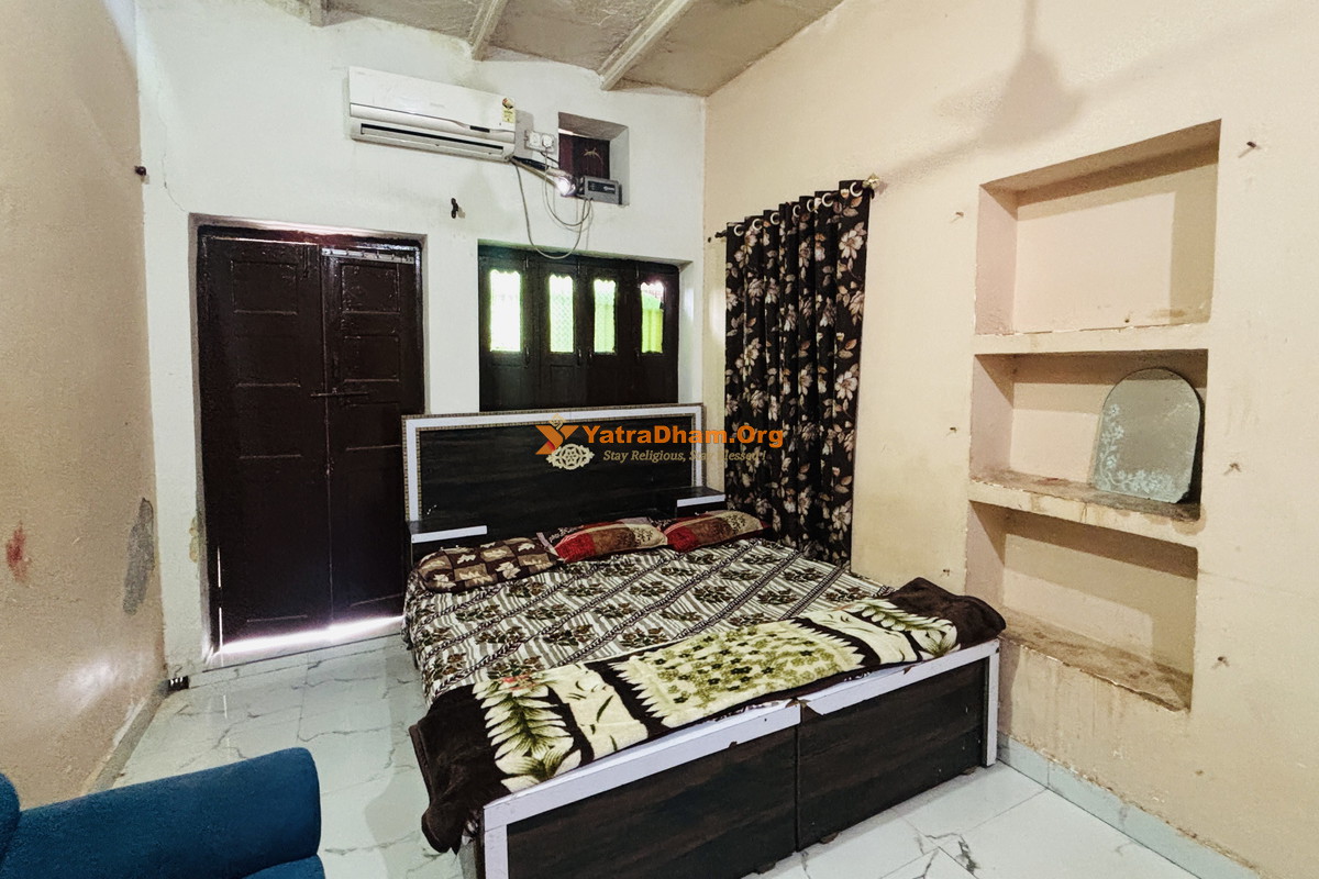Laxmi Bhawan Dharamshala Mathura 2 Bed Room View