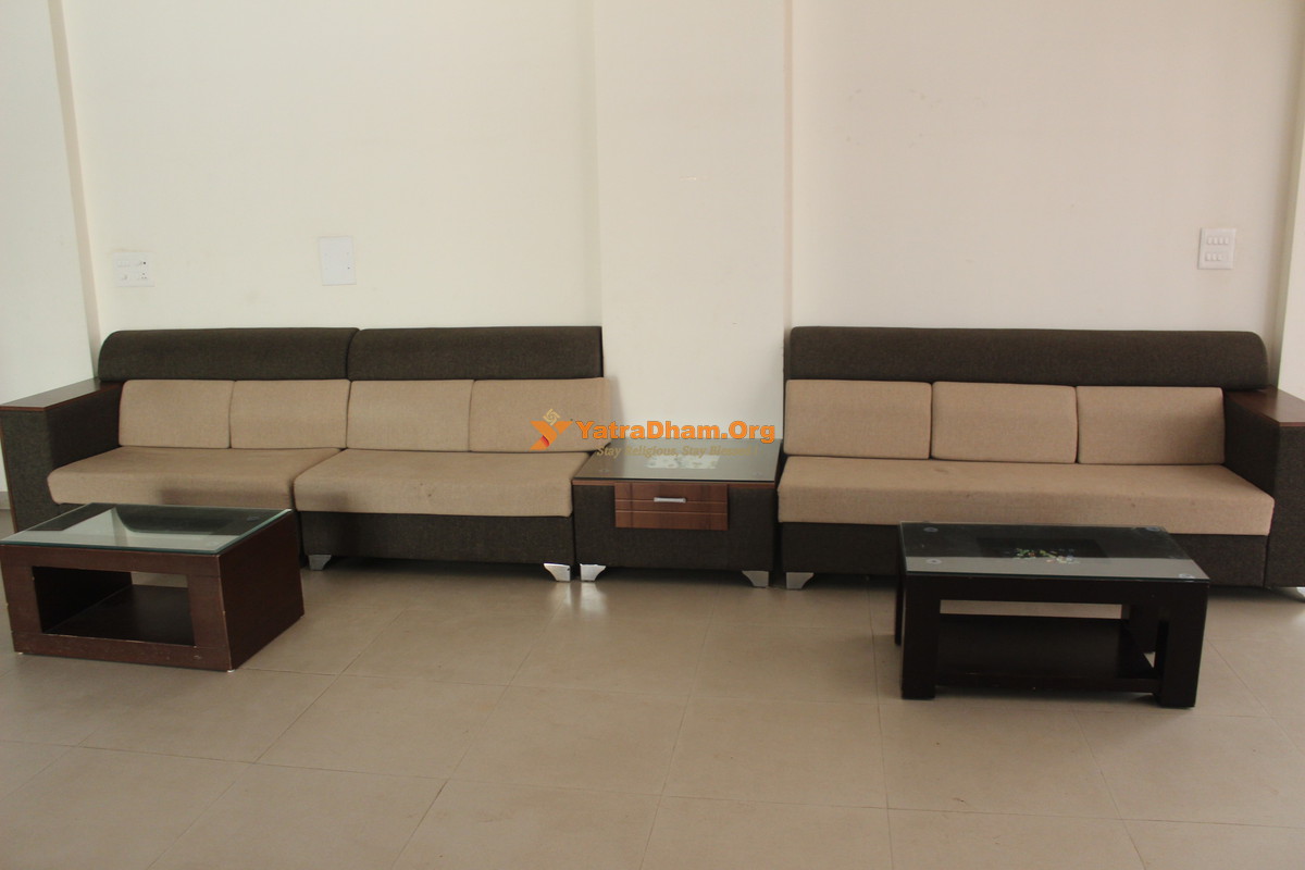 Mumbai Maratha Fruitwala Dharamshala Alandi 3 Bed Room