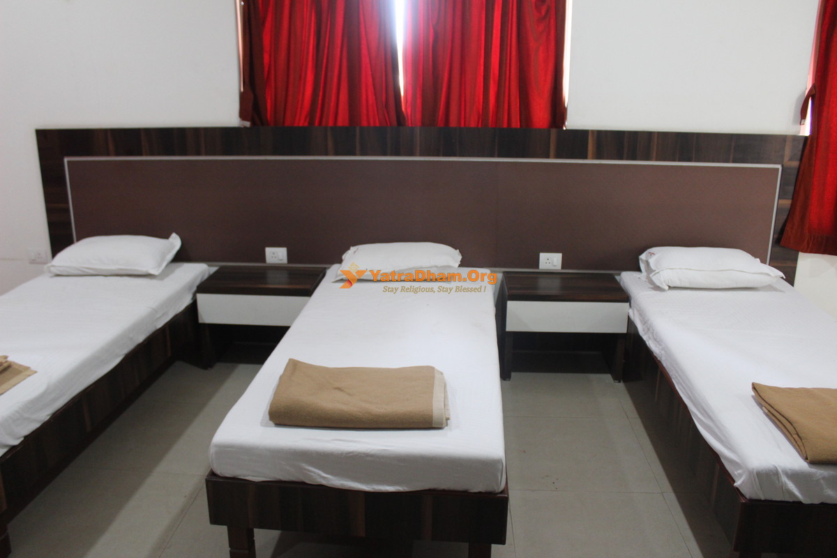 Mumbai Maratha Fruitwala Dharamshala Alandi 3 Bed Room