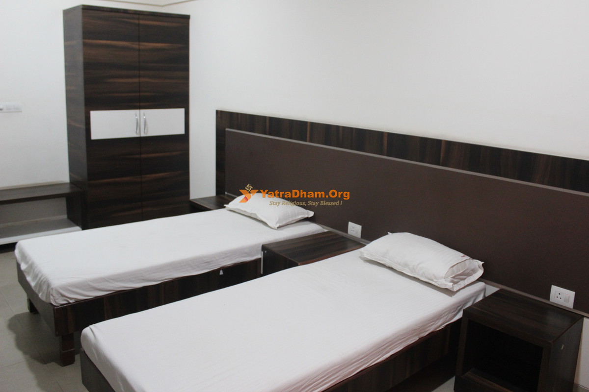 Mumbai Maratha Fruitwala Dharamshala Alandi 2 Bed Room