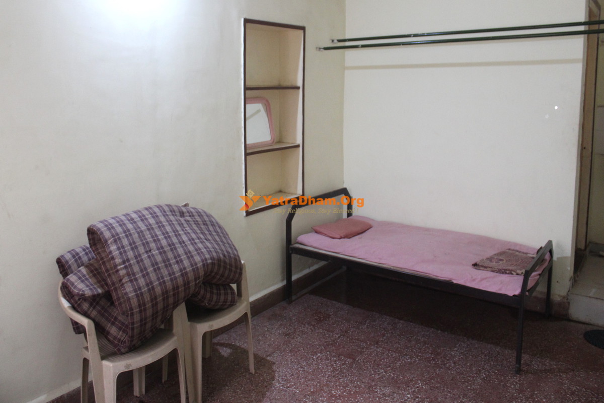 Shri Maheshwari Bhakt Niwas Alandi Room