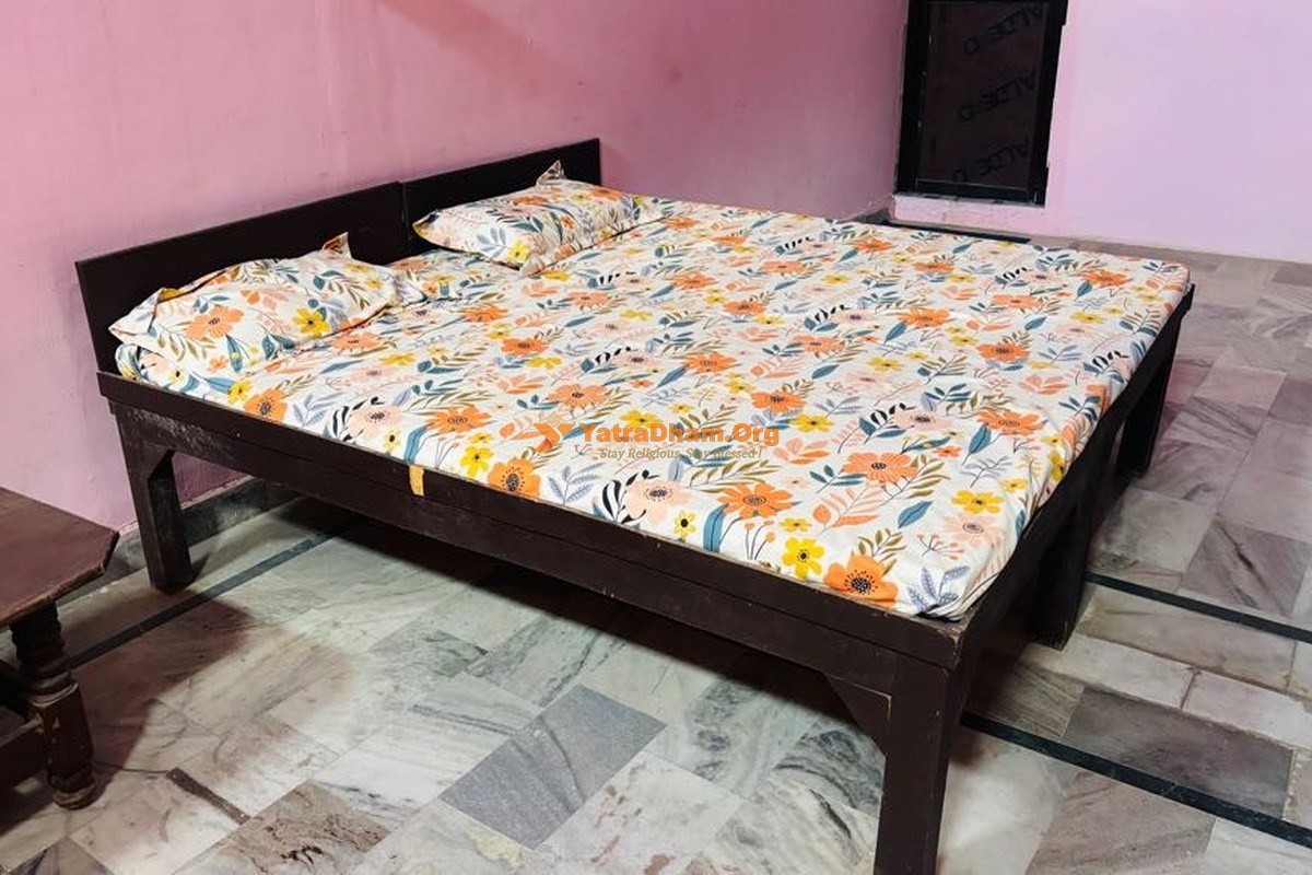 Gujarati Samaj Dharamshala Gokul Mathura 2 Bed Room View