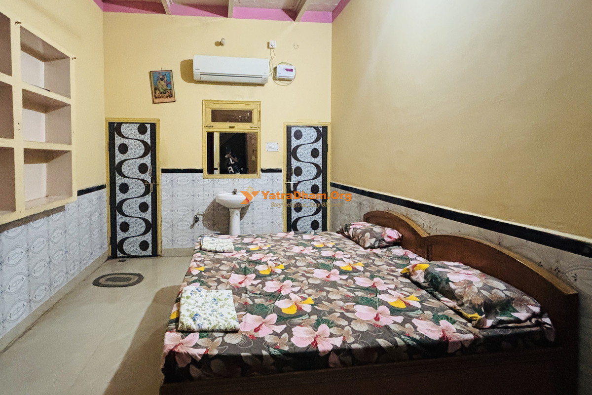 Shri Krishna Kunj Atithi Gruh B Gokul (Mathura) 2 Bed Room View