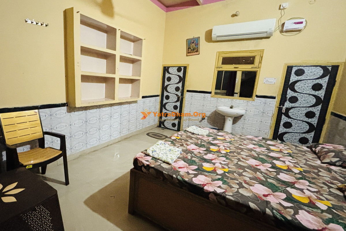 Shri Krishna Kunj Atithi Gruh B Gokul (Mathura) 2 Bed Room View