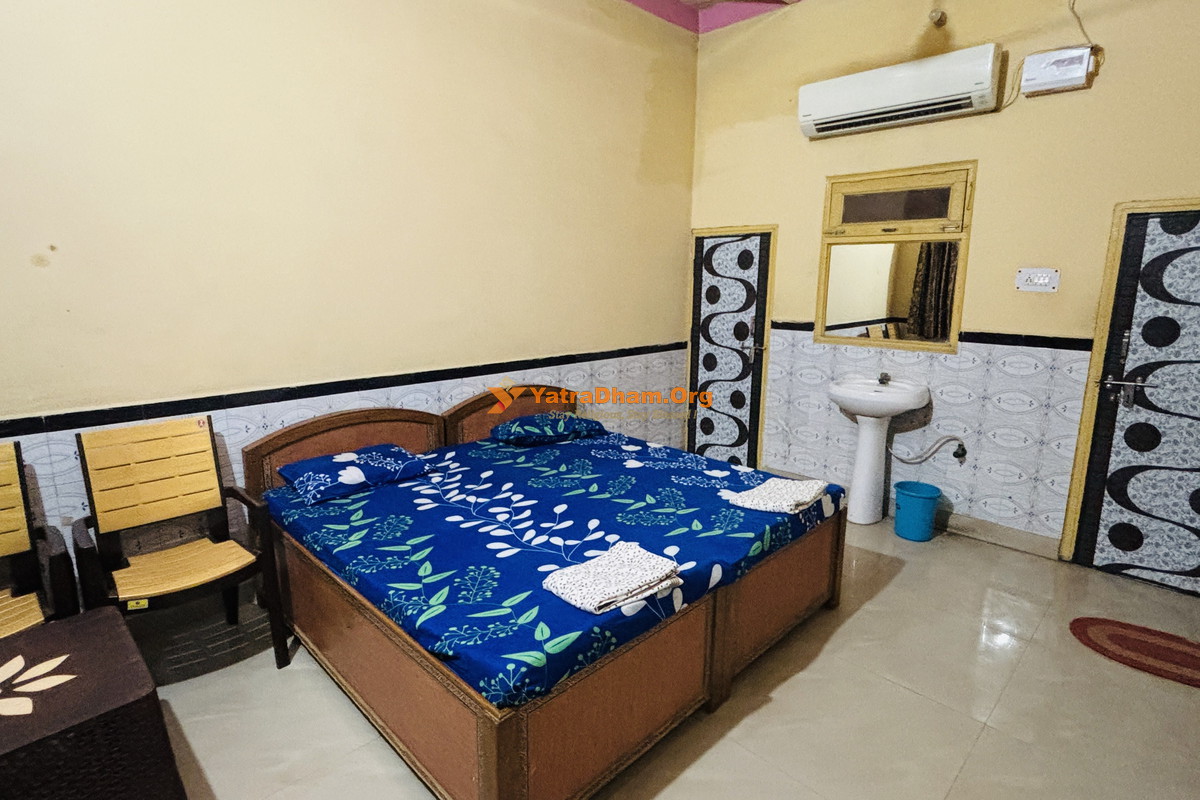 Shri Krishna Kunj Atithi Gruh B Gokul (Mathura) 2 Bed Room View