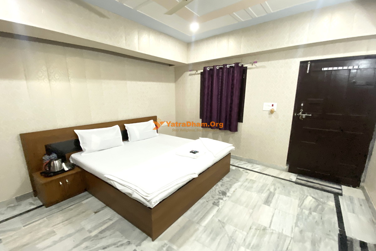 Ayodhya Shri Ram Krishna Mahal (Vrisha Inn) Room