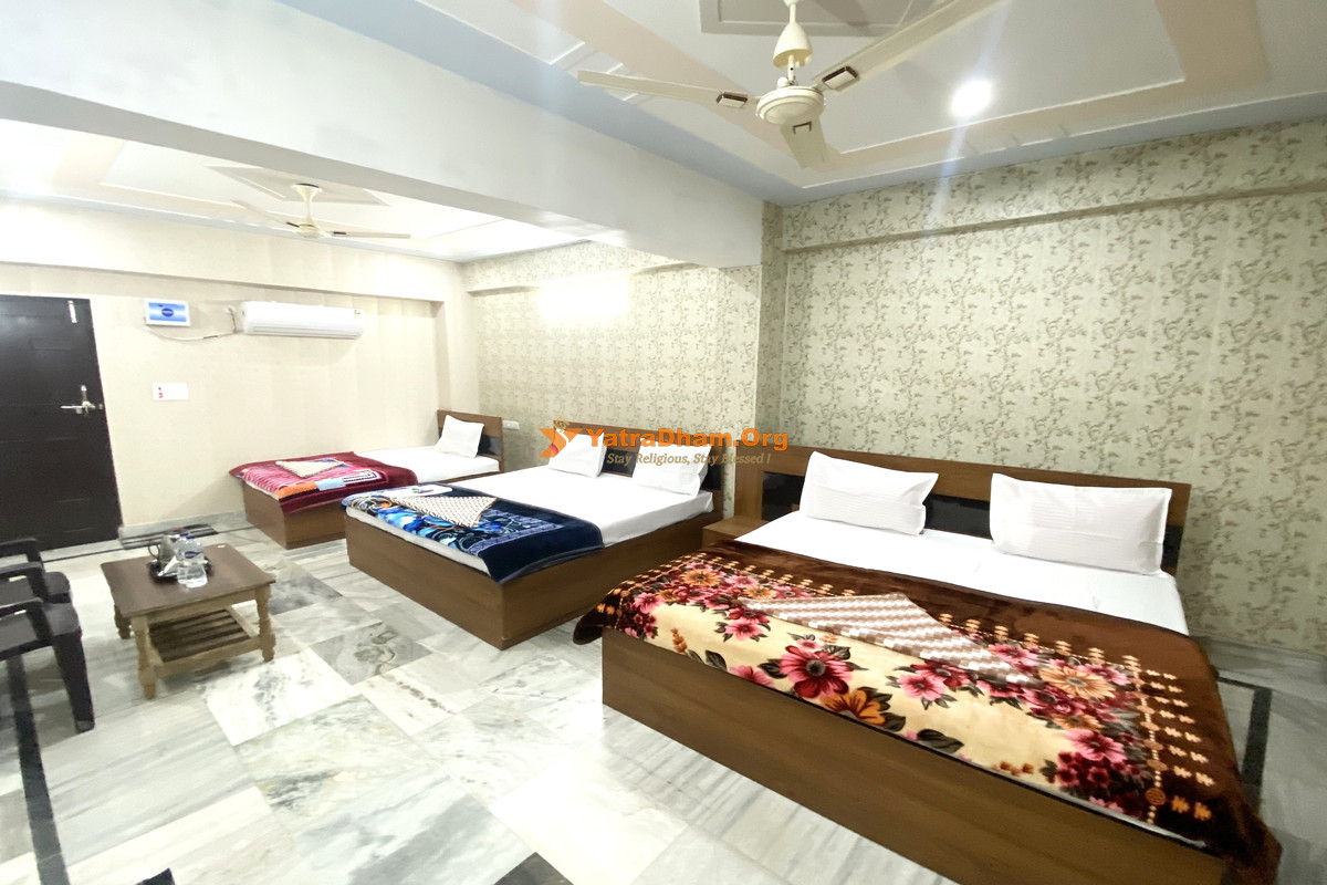 Ayodhya Shri Ram Krishna Mahal (Vrisha Inn) Room
