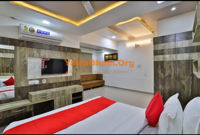 Hotel Krishna Palace Becharaji 2 Bed AC Deluxe Room