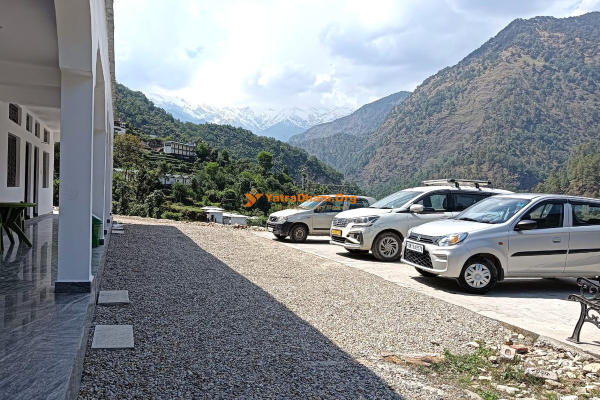 Panch Kedar Resort Sersi Kedarnath Building & Parking View