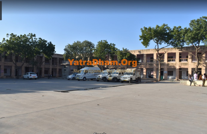 Osiyaji Shri Osian Jain Dharamshala Parking