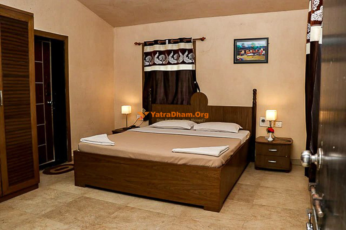 Kunkeshwar (Sindhudurg) Kunkeshwar Resort (MTDC) 2 Bed Patil Wada - Garden View AC Room