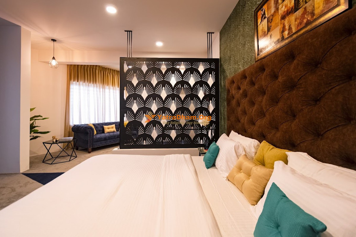 Bellur Cross (Nagamangala - Near Adichunchanagiri) Hotel JM Residency 2 Bed Suite AC Room View