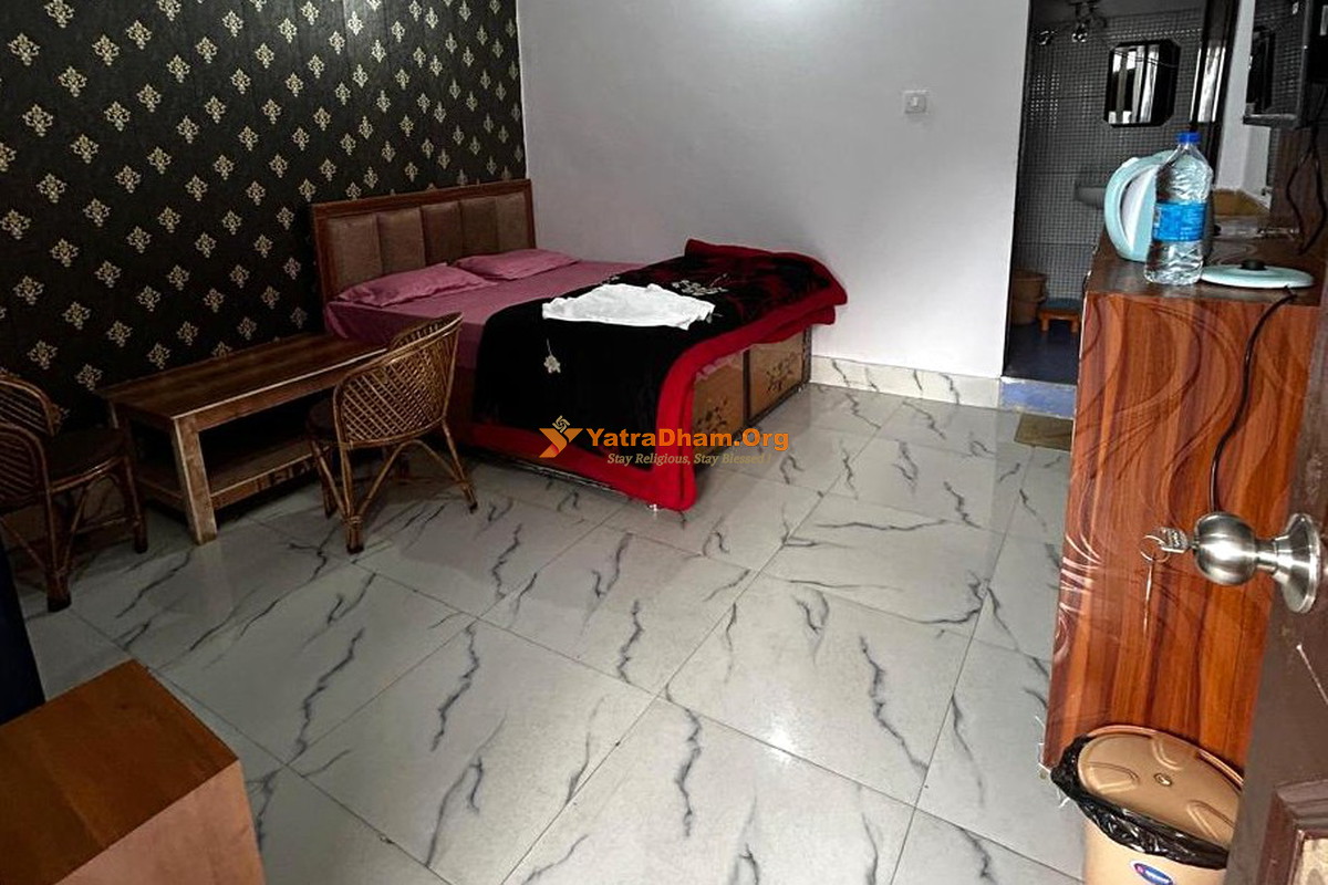 Hotel Mahadev Guptkashi 2 Bed Room View