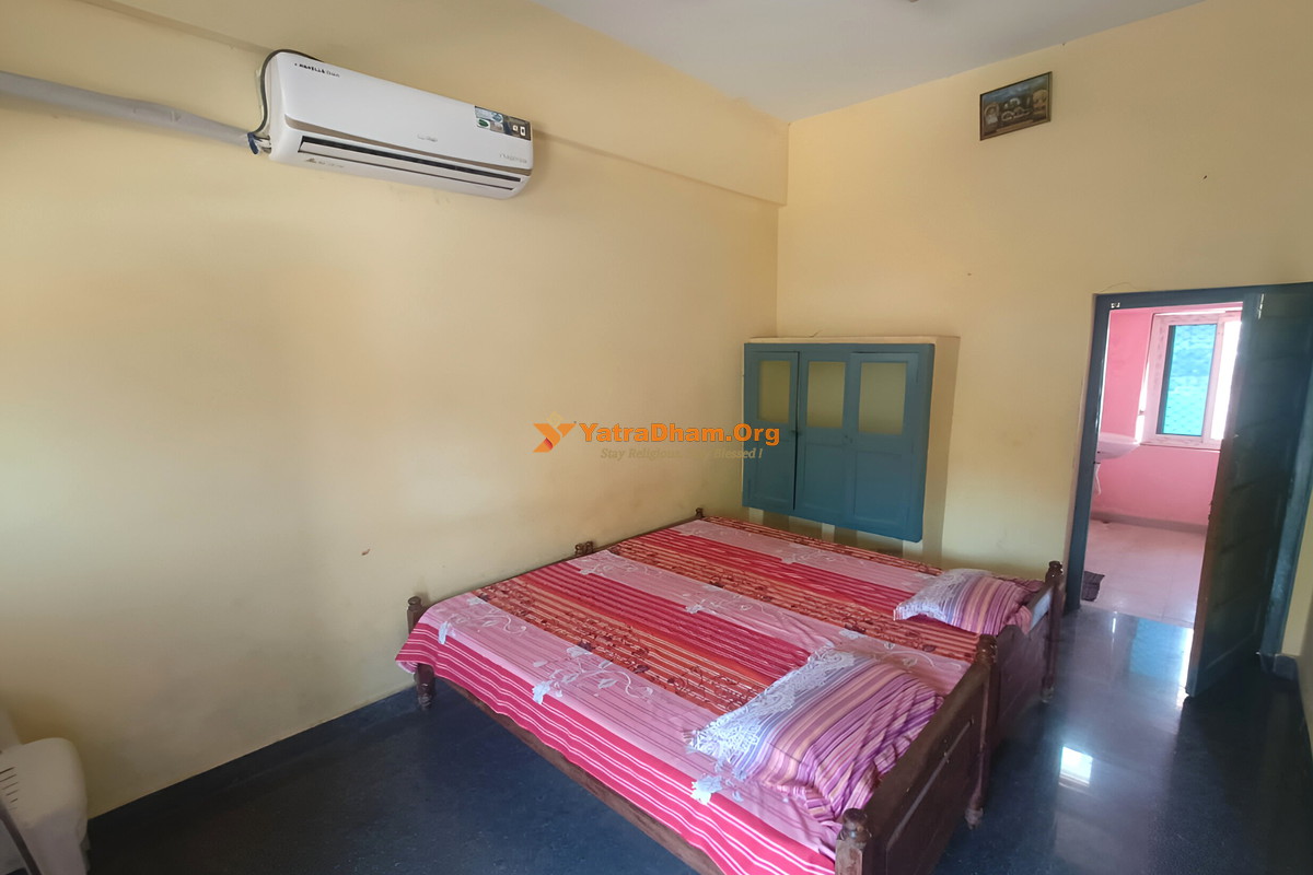 Sri Raja Rajeswara Choultry (Kaleshwara Muktheeshwara Swamy) Room View