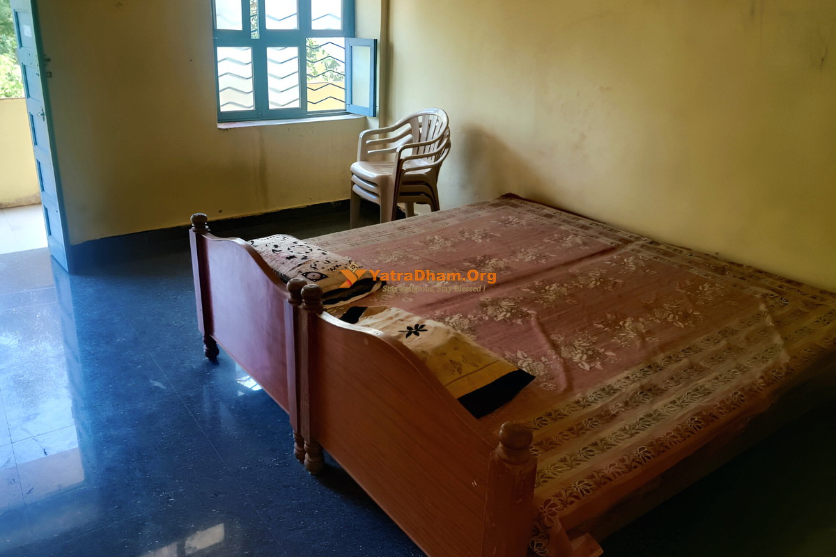 Sri Raja Rajeswara Choultry (Kaleshwara Muktheeshwara Swamy) Room View