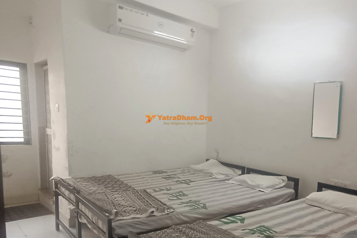 Shri Vishwakarma Luhar Atithi Bhavan Somnath Room