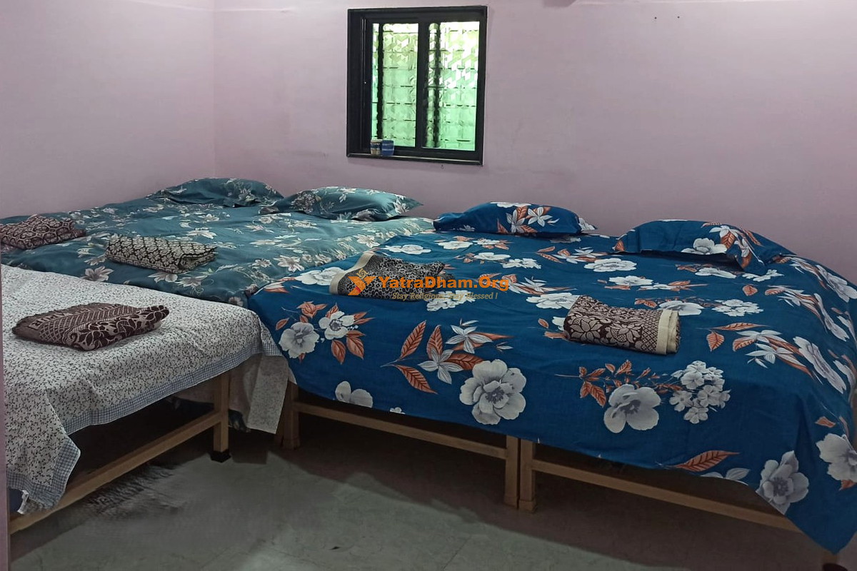 Mahalaxmi Bhakt Nivas Pandharpur 6 Bed Room