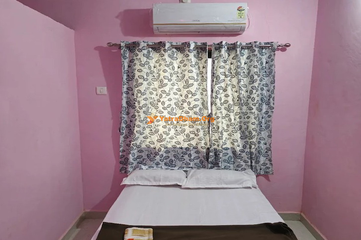 Shri Samarth Lodge Akkalkot 2 Bed Room