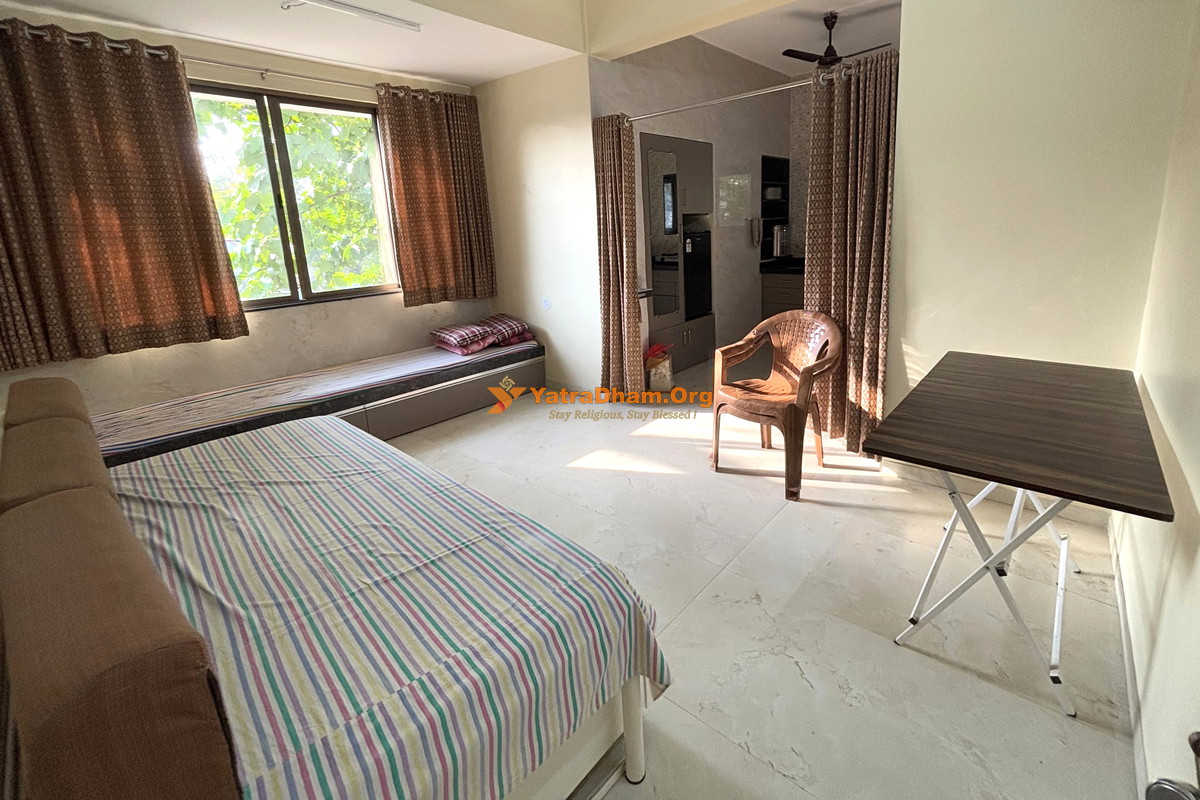 Shri Madhav Upanishad Ashram Pune Room