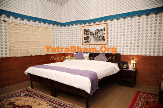 Sou_Tentcity_Royal_Cottage_View2