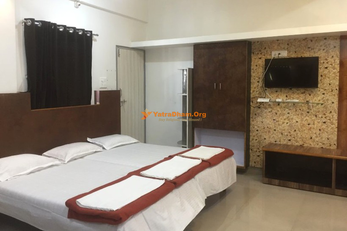 Joshi Yatri Niwas Narsinhwadi (Kolhapur) 3 Bed Room