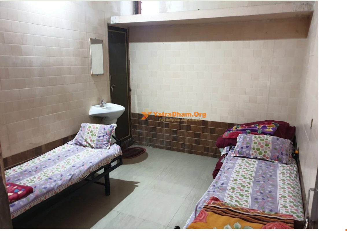 Ambika Niketan Suratwali Dharamshala Ambaji Room View