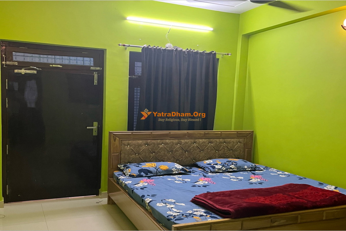 Shree Raj Homestay Ayodhya 2 Bed AC Room