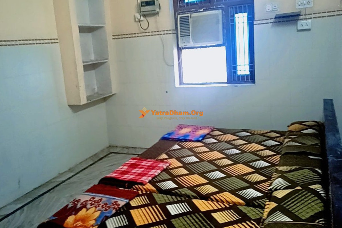 Shri Chakradhari Vishram Bhawan Khatu Room View