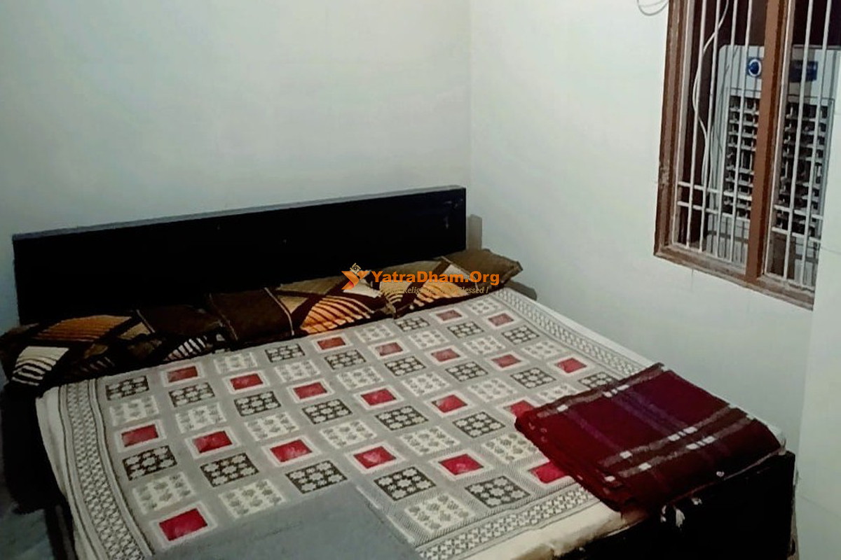 Shri Chakradhari Vishram Bhawan Khatu Room View