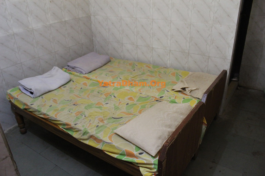 Smt Kashibai Gujarati Leuva Patidar Samaj Dharamshala Room View 2