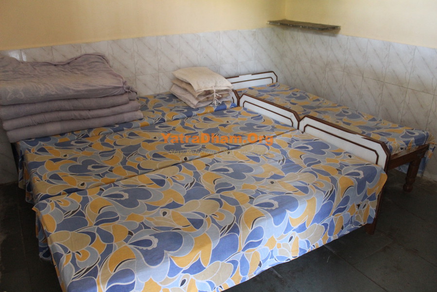 Smt Kashibai Gujarati Leuva Patidar Samaj Dharamshala Room View 4