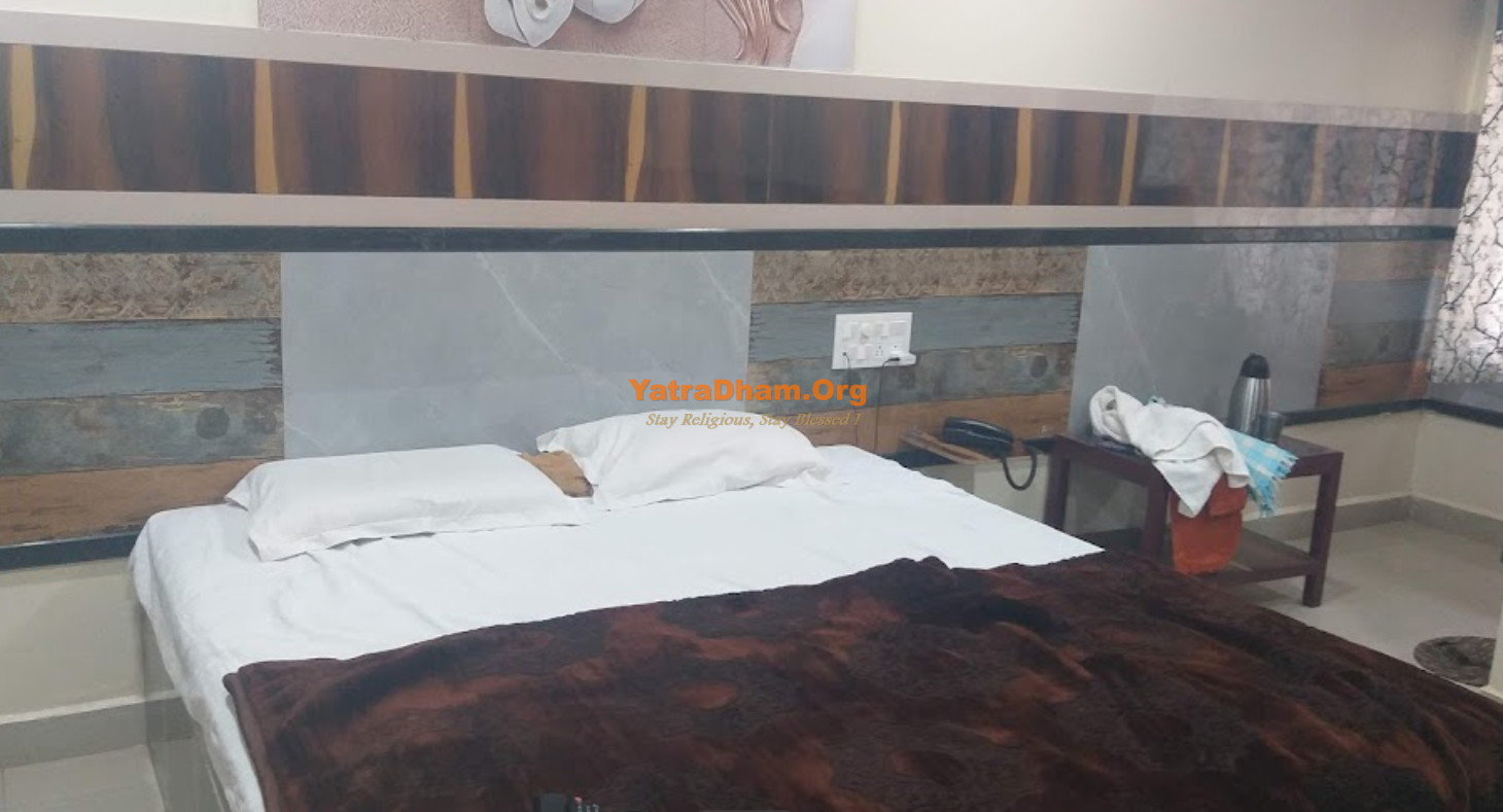 Srikalahasti SSR Residency Room