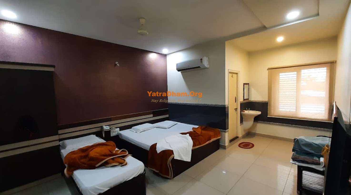 Srikalahasti SSR Residency Room