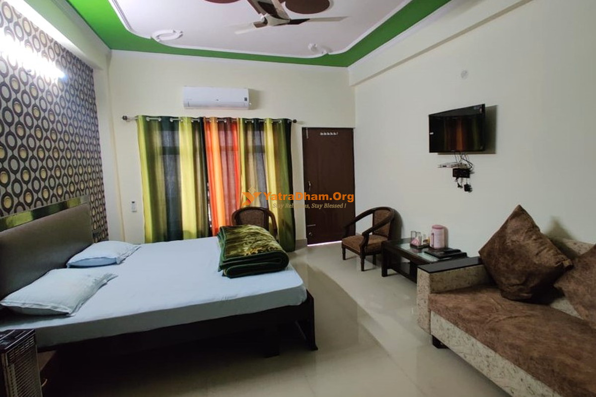 Hotel Aashriwad Srinagar 2 Bed Room View