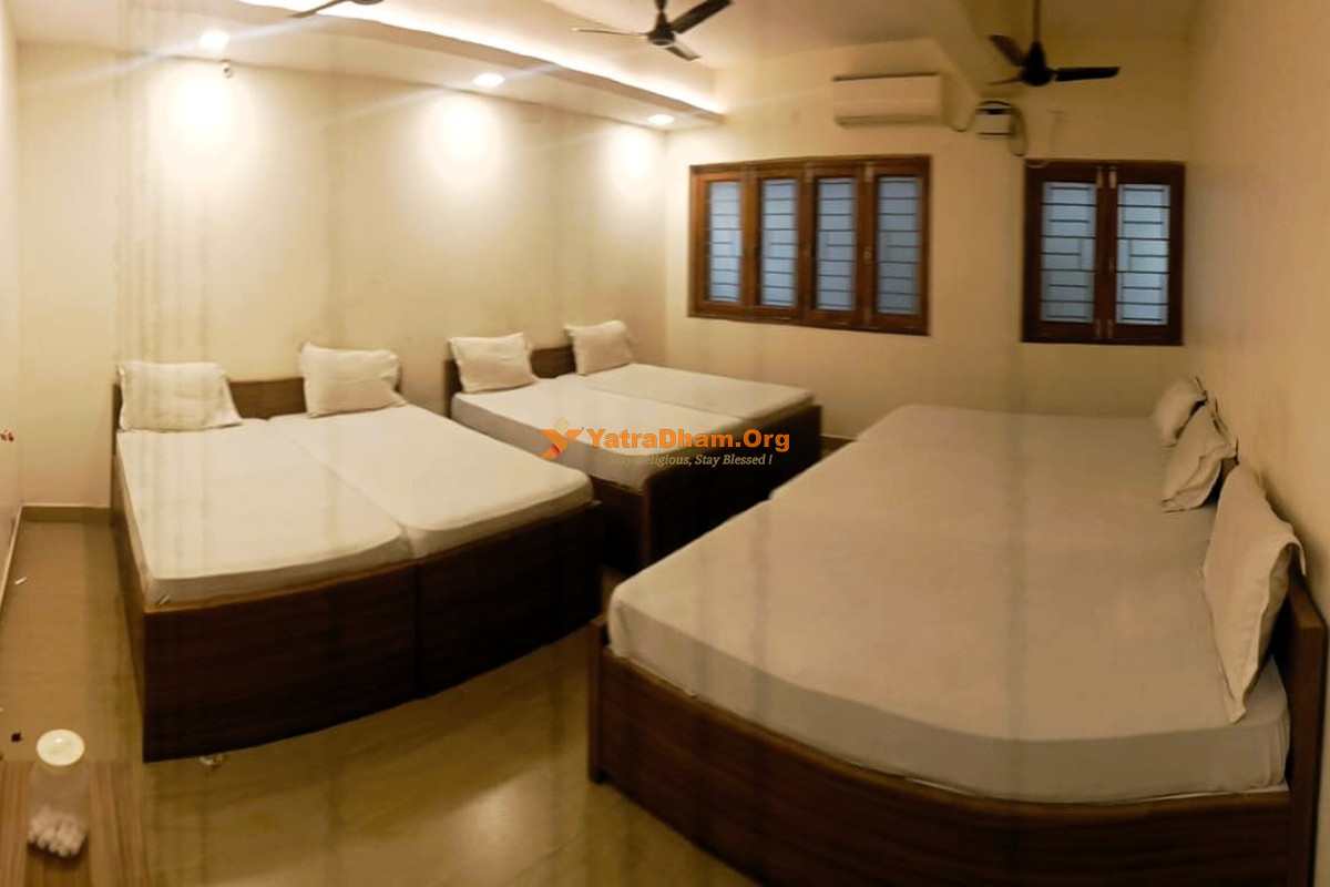 Srirangam Bangur Dharamshala (Near Temple) 7 Bed Dormitory Hall View
