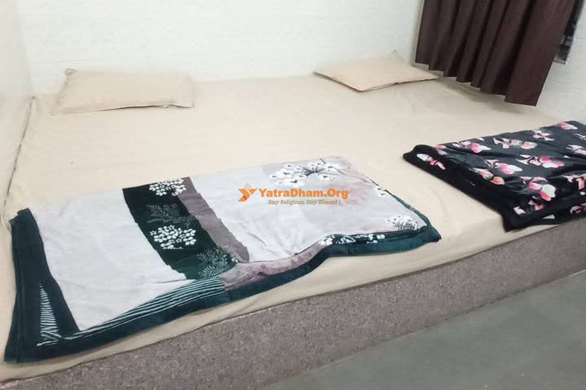 Tikaram Dharamshala (Delhi Wale) Khatu 2 Bed Room