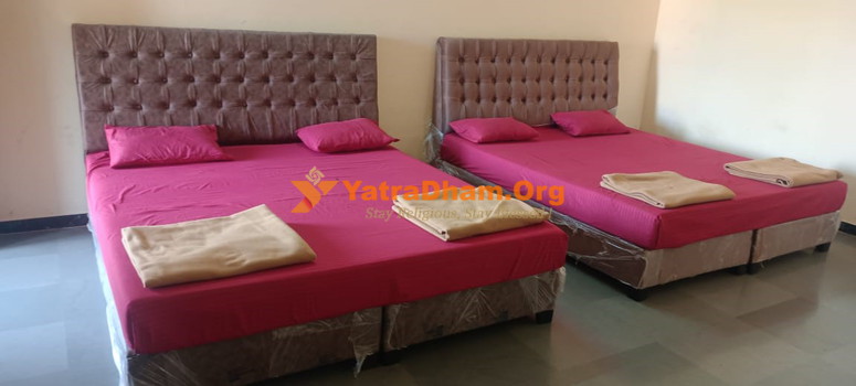 Niranjani Akhada Bhaktnivas Trimbakeshwar 4 Bed Non AC With Geyser Room