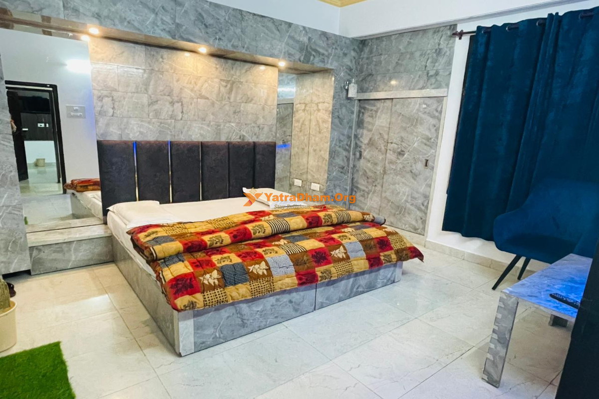 Hotel Paryag Jawalamukhi Room