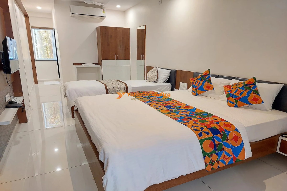 Planet Motel Siddhpur Room