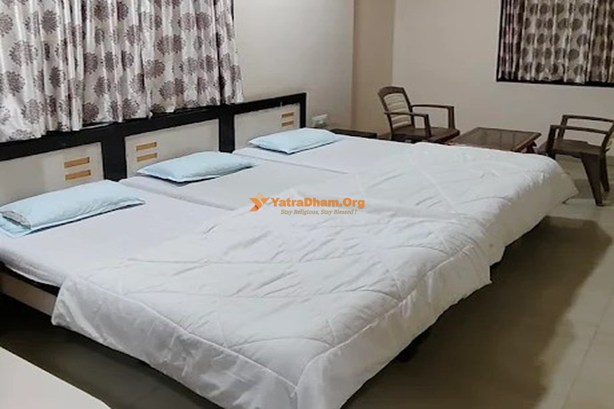 Hotel Malhar Regency Shirpur Room
