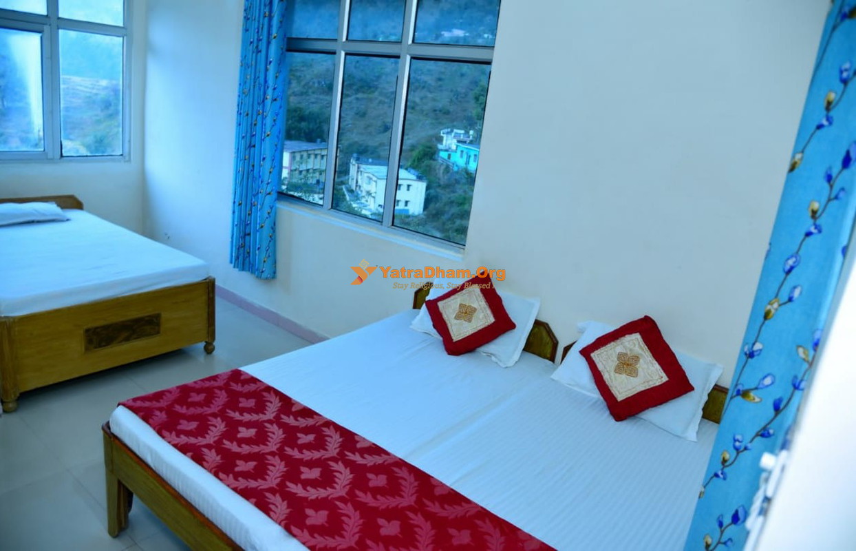 Himalayan Heights Hotel and Restaurant Ukhimath 3 Bed Room View