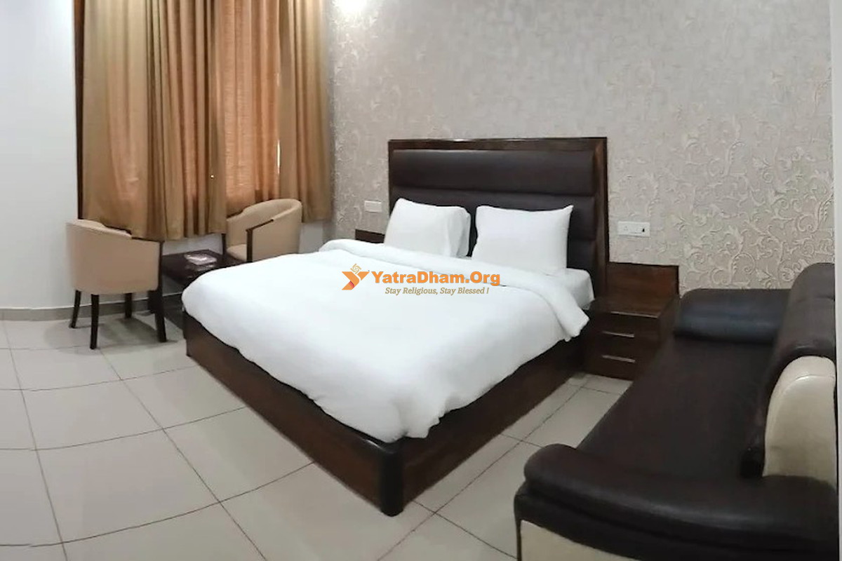 Hotel Girraj Inn Govardhan 2 Bed Room