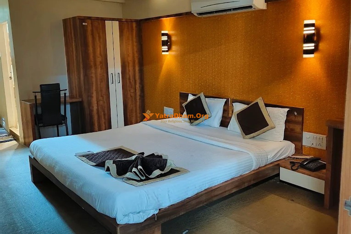 Hotel Platinum Junagadh Room
