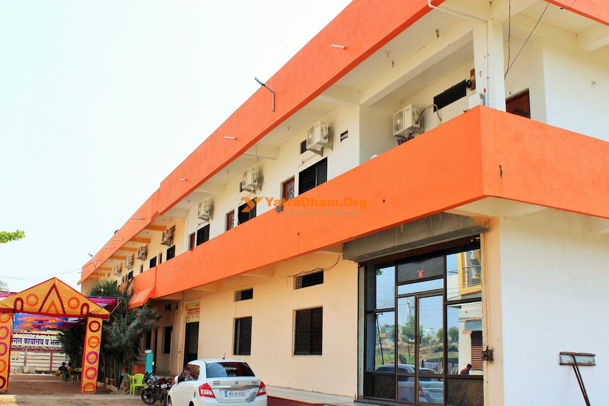 Shri Krupa Bhakta Nivas Aundha Nagnath Building