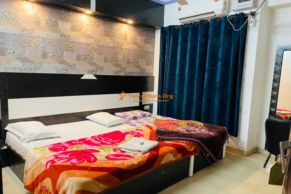 Hotel Paryag Jawalamukhi Room
