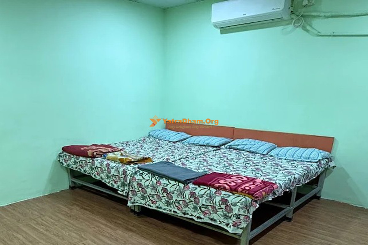 Gulmohar Bhakta Nivas Morgaon Room