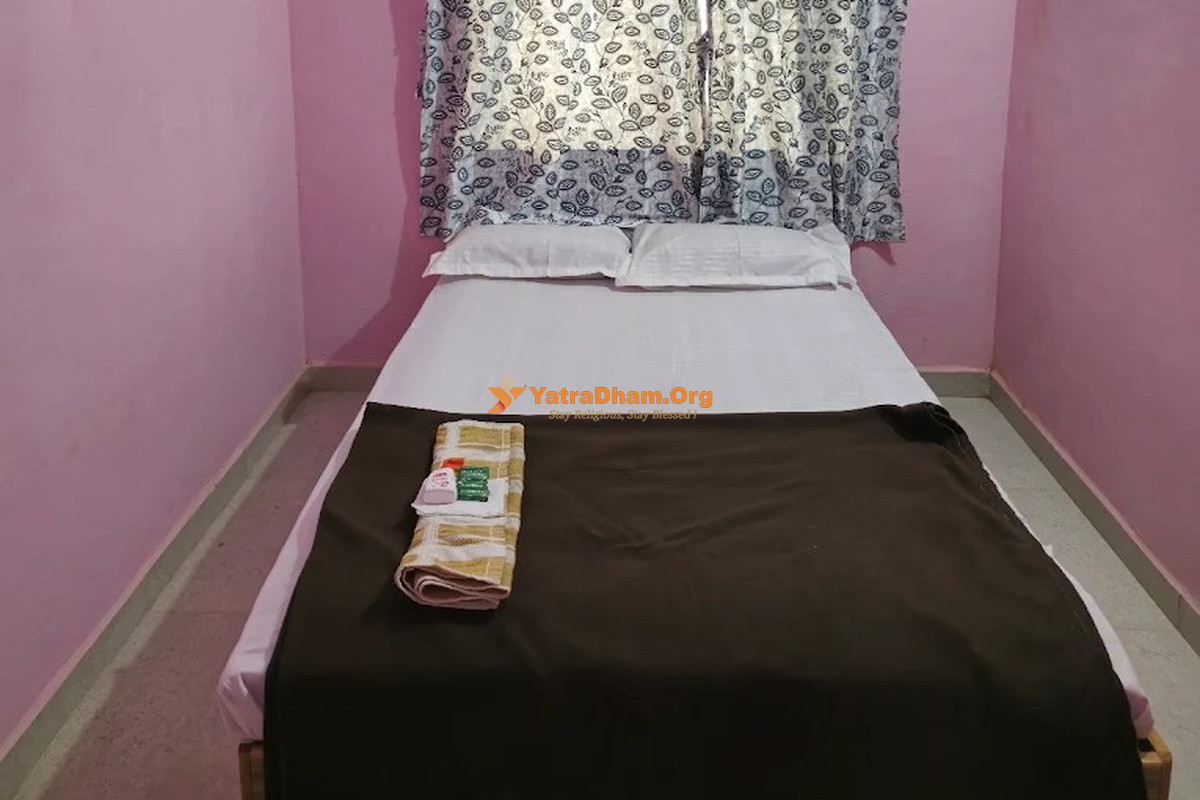 Shri Samarth Lodge Akkalkot 2 Bed Room
