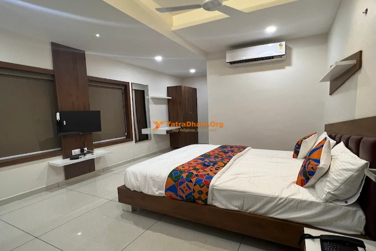 Planet Motel Siddhpur Room