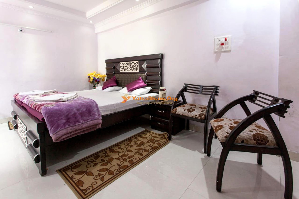 Hotel Nanda Lokpal Ghangaria (Chamoli) 3  Bed Room View 